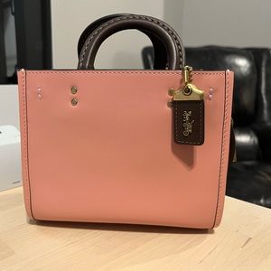 Coach Rogue 17 in Candy Pink